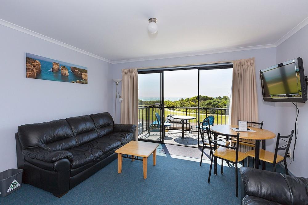 Apollo Bay Waterfront Motor Inn Экстерьер фото