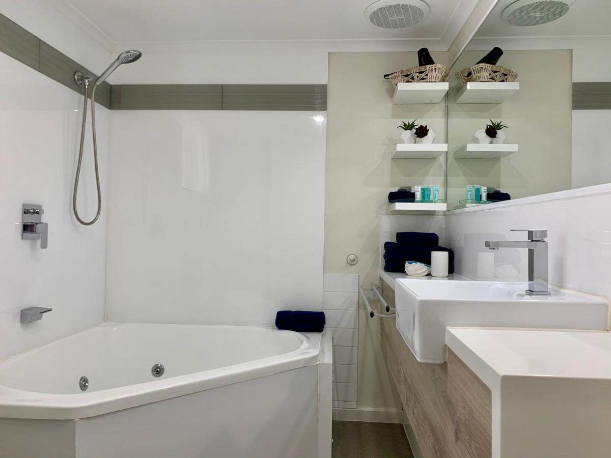 Apollo Bay Waterfront Motor Inn Экстерьер фото
