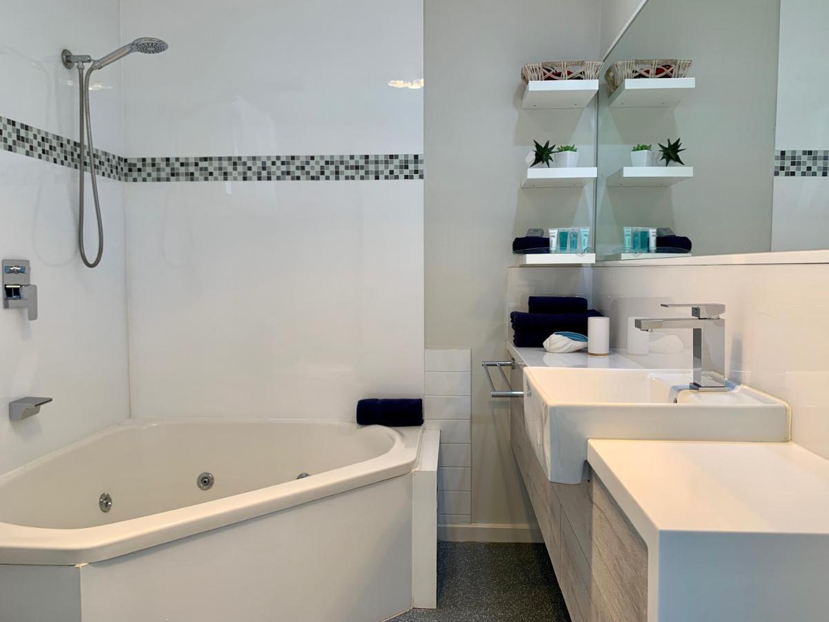 Apollo Bay Waterfront Motor Inn Экстерьер фото