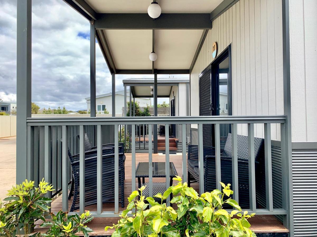 Apollo Bay Waterfront Motor Inn Экстерьер фото