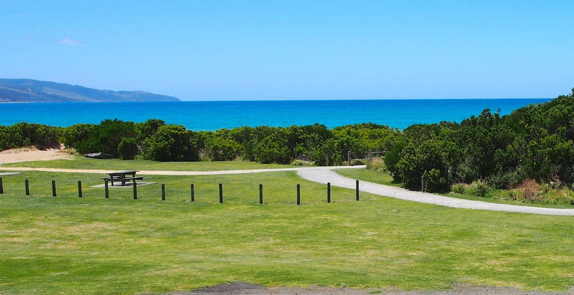 Apollo Bay Waterfront Motor Inn Экстерьер фото
